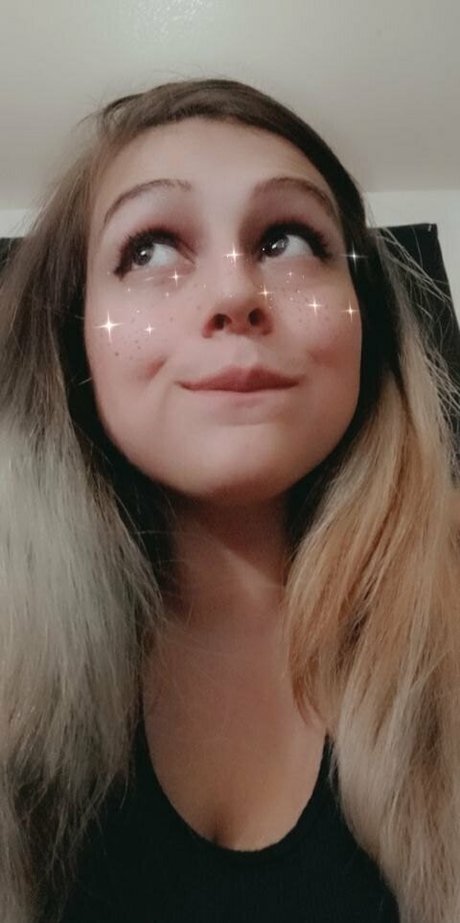 misslunamagic nude actress img