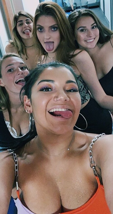 Hannah M model perfect pictures