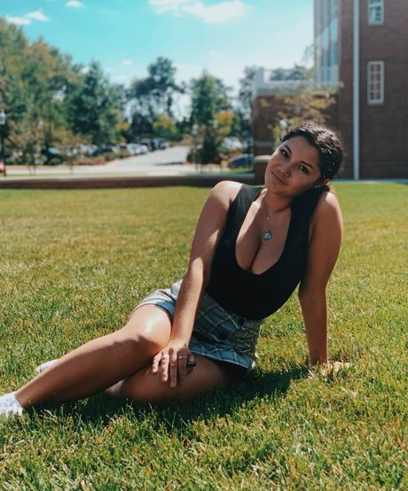 Hannah M pretty actress picture