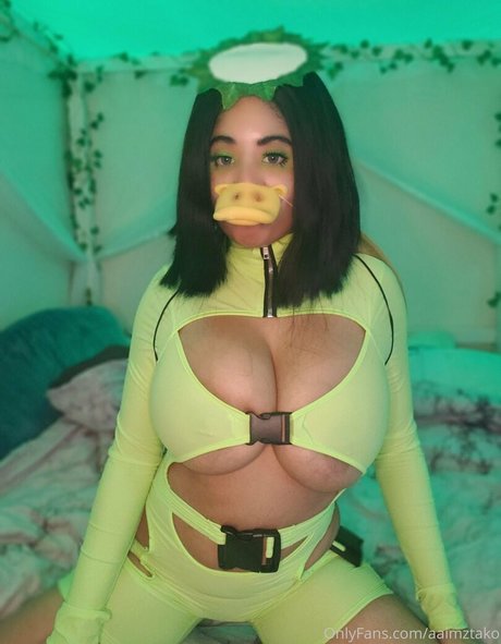 aaimztako model nudes picture
