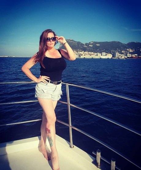 Stephanie Fox nude actress archive