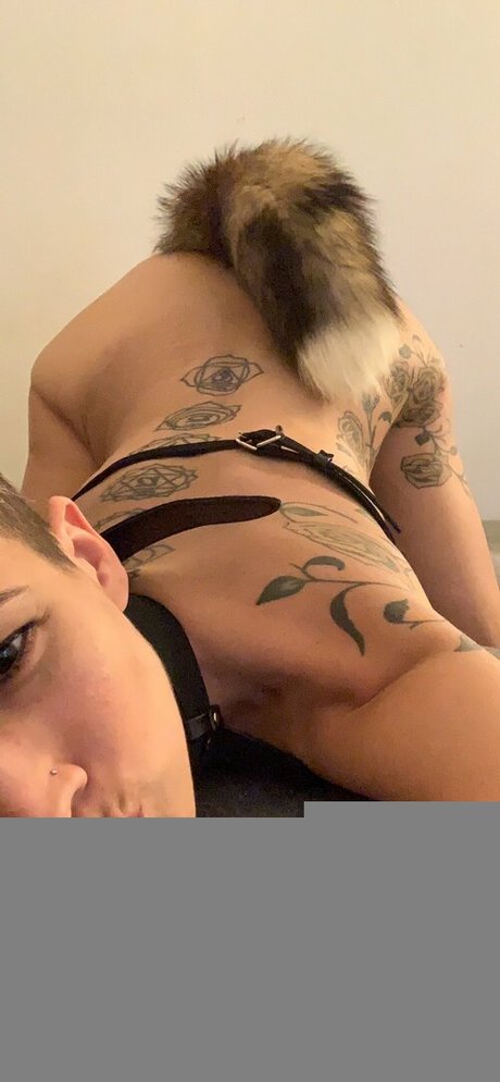 realgarnetrose model sexy image