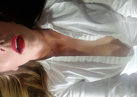 monawalesxxx art actress galleries