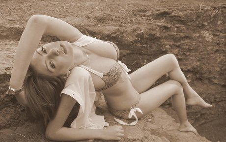 Daniela Bar adult star picture