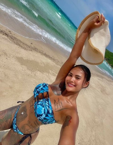 Asian Kylie model art pictures