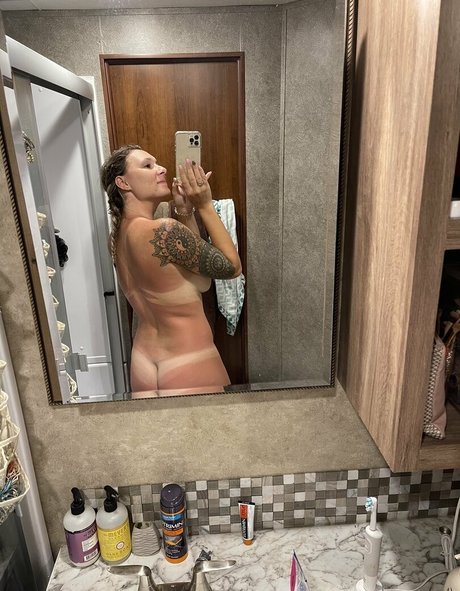 Brandy Lee Brown model sexy image