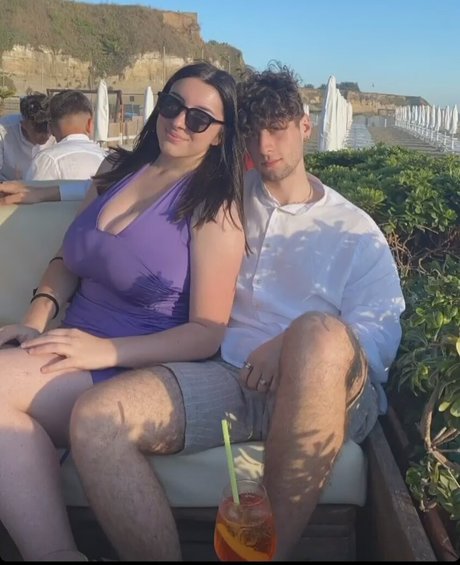 mirror selfie onlyfans hot photos