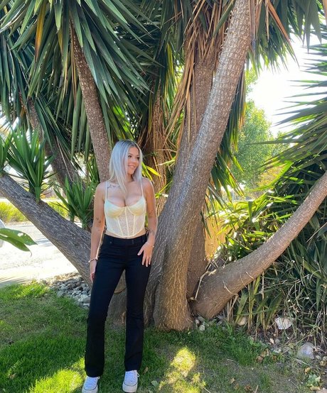 Chantelle A model sexy pictures