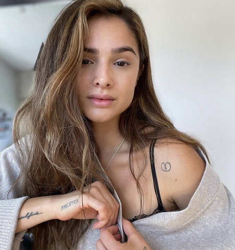 curvy girls onlyfans hot nude pic