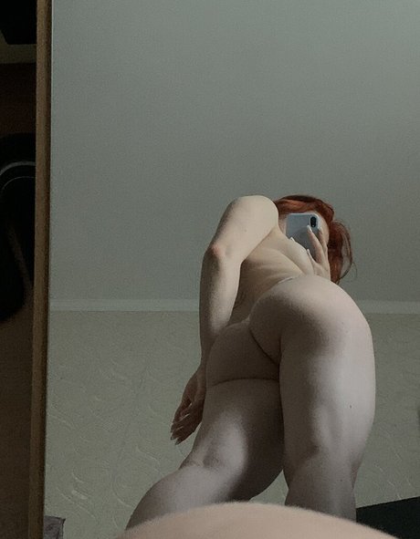 e slipia star nudes images