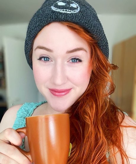 Julia Nilon actress img