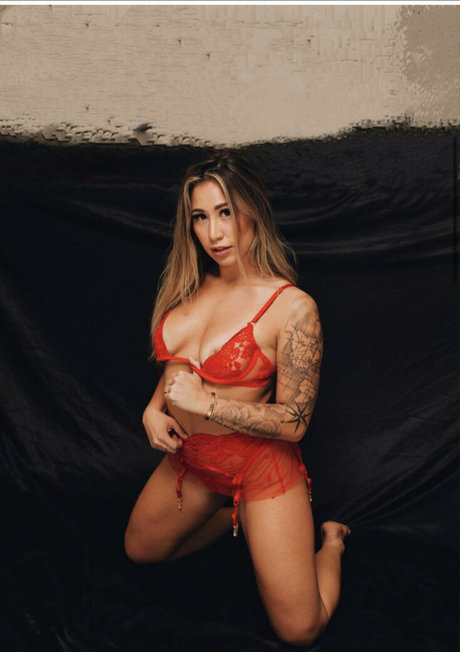 Paige Elysee exclusive star image