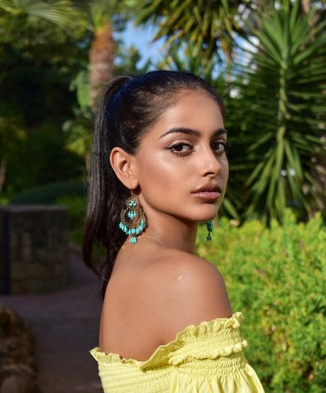 Banita Sandhu nice model galleries