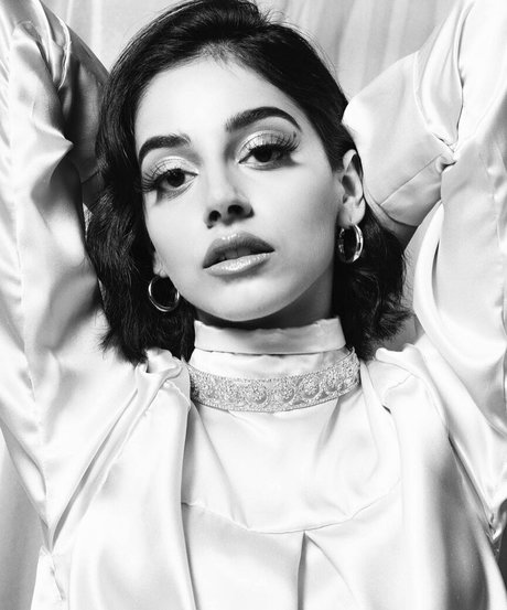 Banita Sandhu perfect star galleries