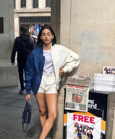 Banita Sandhu perfect actress img