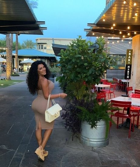 Nikki Waka pornstar erotic pics