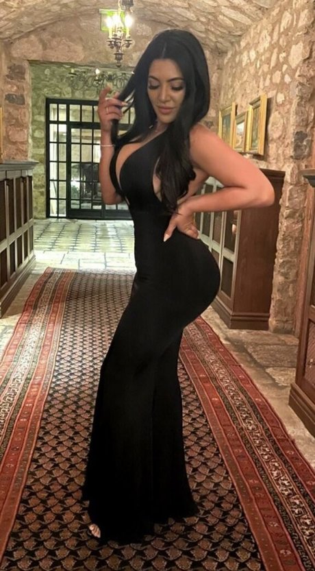 Nikki Waka best star img