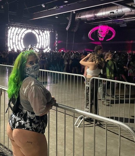 european onlyfans naked picture