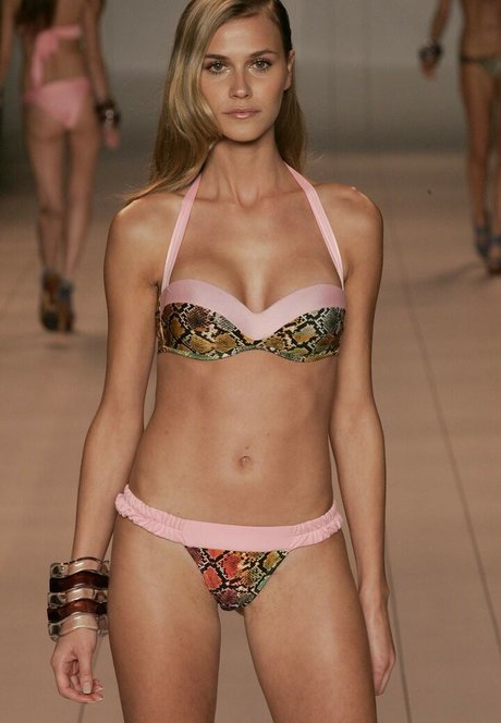 Renata Kuerten adult model picture