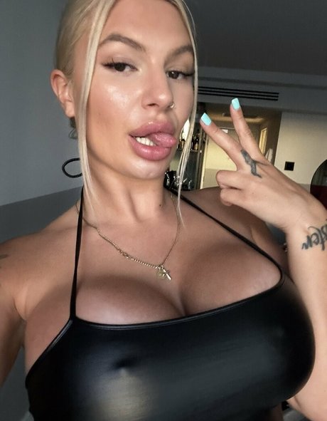 Tfortiddys model xxx pic