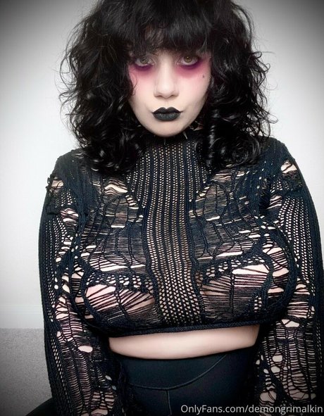 DemonG Bugs model naked image