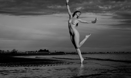 Taryn Terrell Photo Gallery