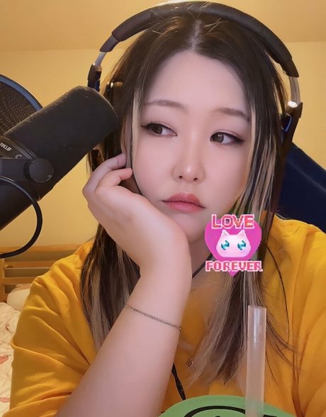 HaewonTheWitch star high quality photos