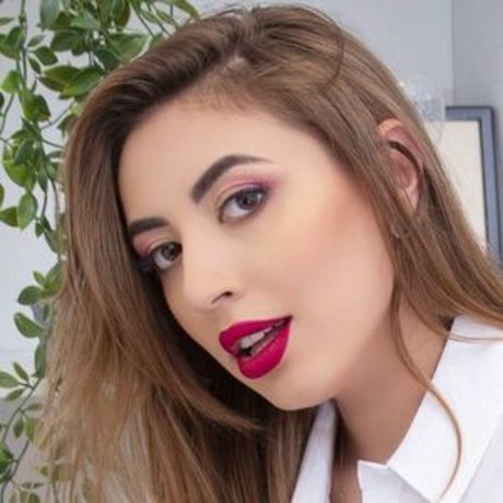 Babesgowild nude actress pic