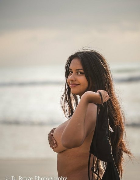 Jennieafterdark pretty pornstar photo