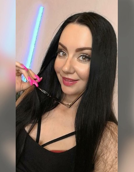 Kate Lullaby pornographic actress pictures