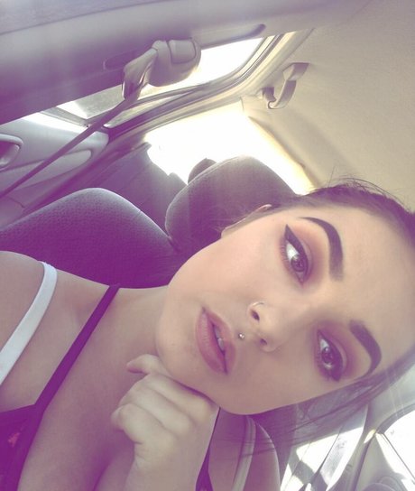 drearoseee sexy model img