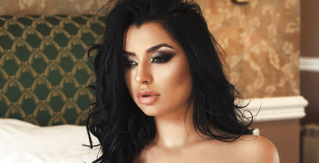 Nicolebella pornographic model galleries