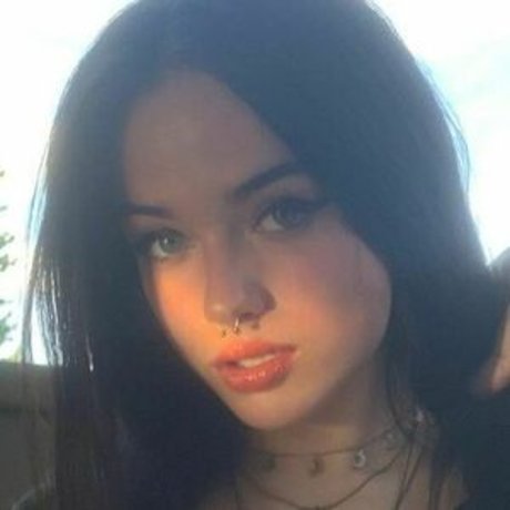 Hurdygurdygirly exclusive star pics