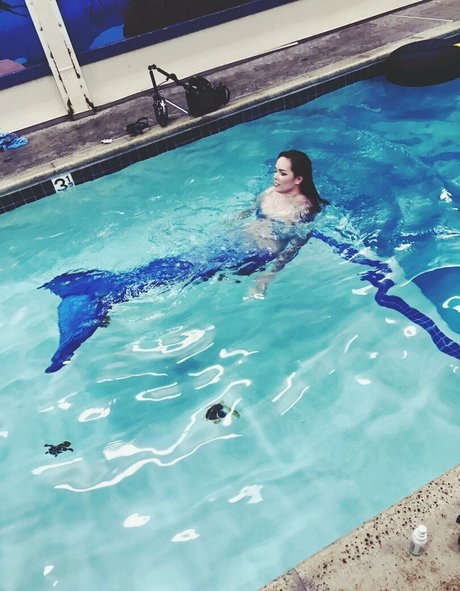 Suzy Berhow xxx model photo