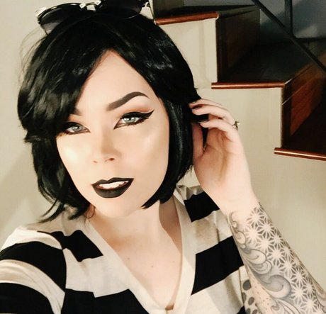 Suzy Berhow nice actress pictures