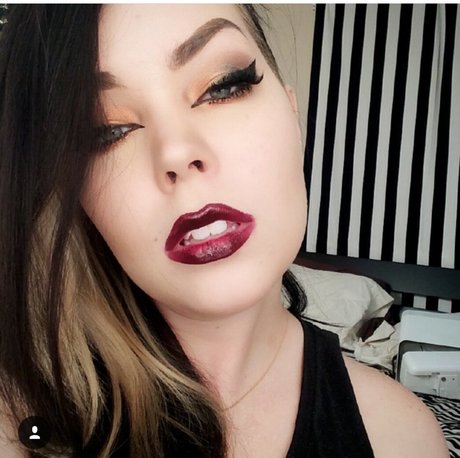 Suzy Berhow star nude images