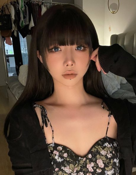 Izayoirui pornstar image