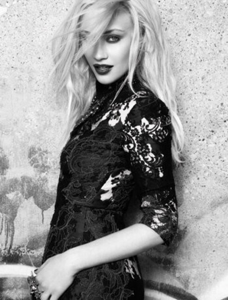 Sarah Gadon hot pornstar galleries