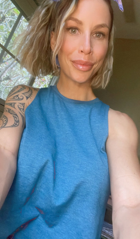 Lyssa Chapman model high quality picture