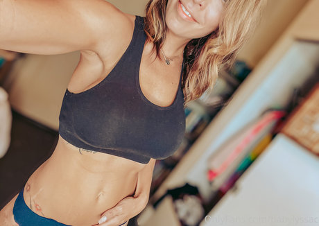 Lyssa Chapman hot model pics