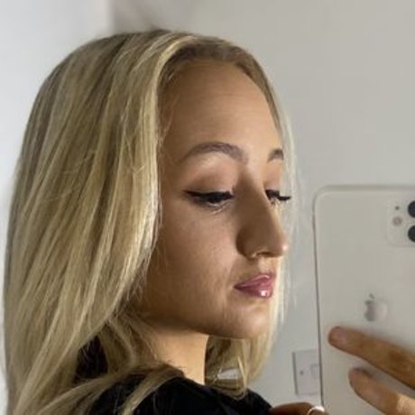 Nikkitta Sawyer nude actress pics