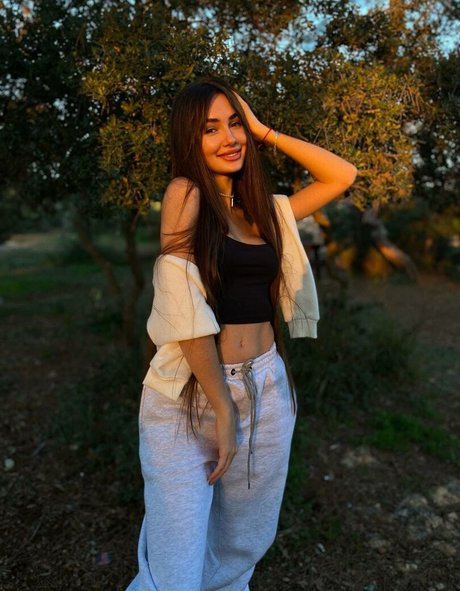 Alisha Malinova perfect actress images