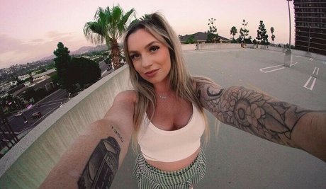 trans asian onlyfans hot naked img