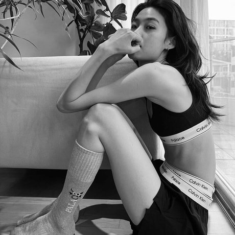 Jung Ho yeon art model pics