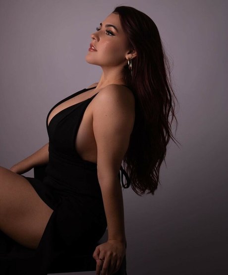 Ana Zimerman adult model pic