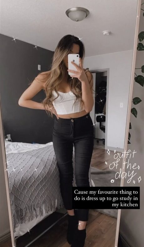 Carly Wong model nudes photos