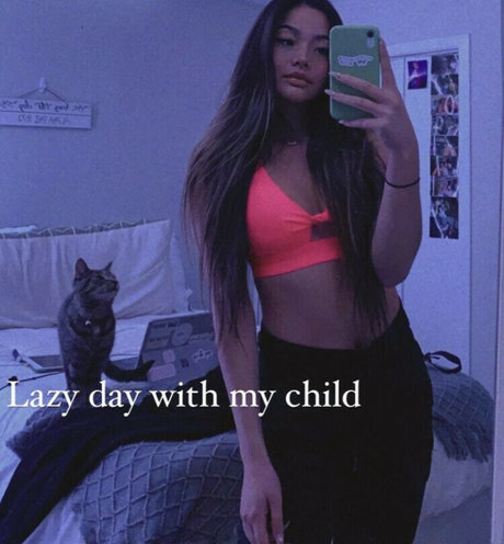 Carly Wong star hot pic