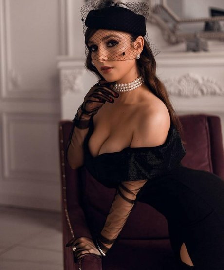 army milf onlyfans erotic image