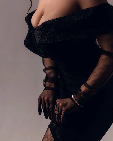 busty solo onlyfans free nude gallery