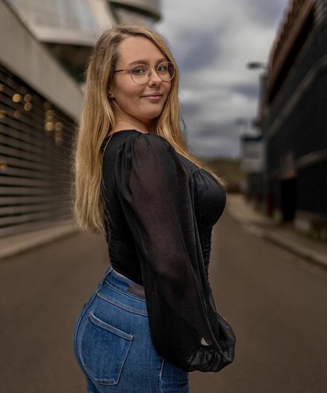 kathi tt8s nudes model img